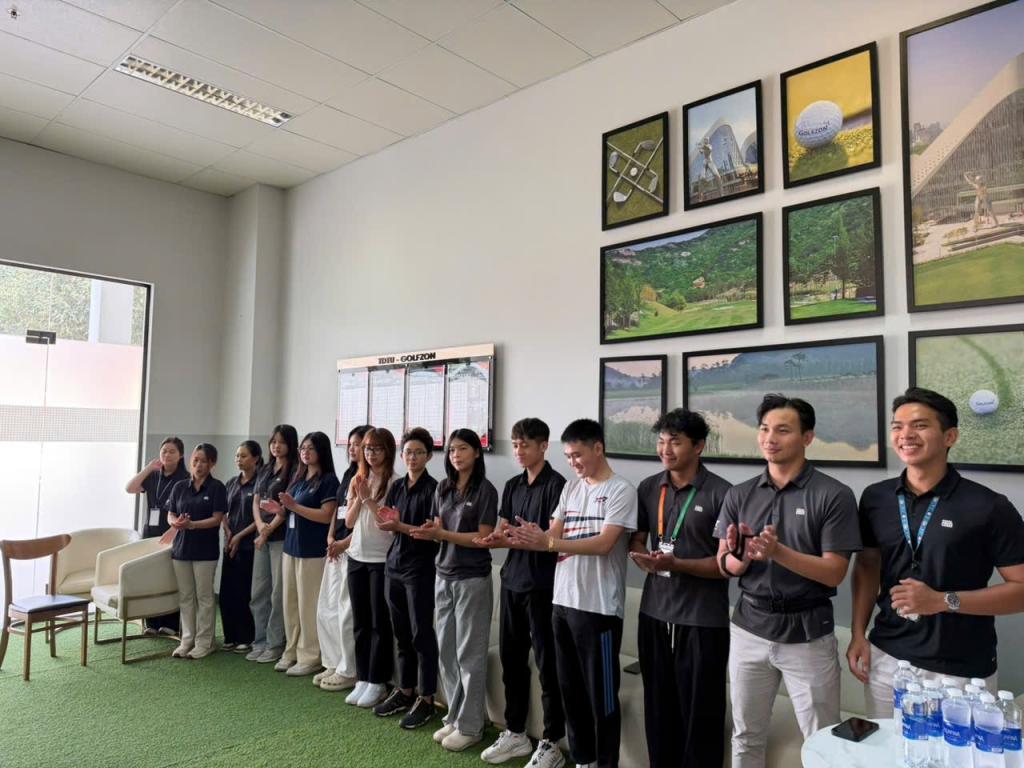 sinh-vien-chuyen-nganh-golf