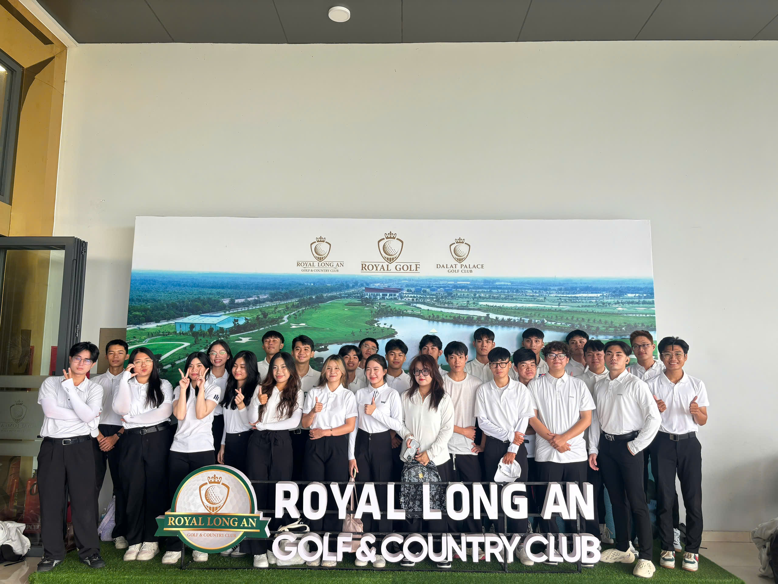 sv-golf-tap-huan-nghiep-vu-caddie-royal-golf-long-an