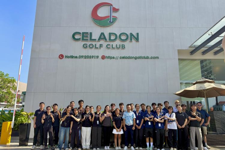 sinh-vien-cn-golf-tham-quan-celadon