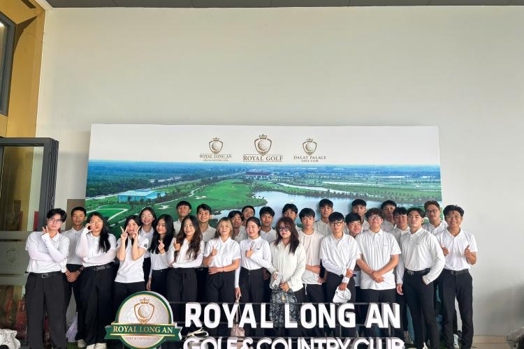 sv-golf-tap-huan-nghiep-vu-caddie-royal-golf-long-an